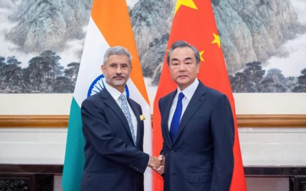 Главы МИД Индии и Китая встретились в Нью-Дели