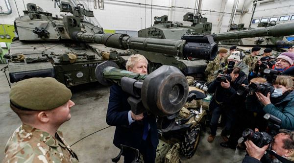 Какая из стран выделяет Украине больше всего военной помощи? Есть неожиданности