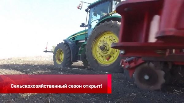 Наравне с сельхозработниками в полях Поднебесной трудятся квадрокоптеры