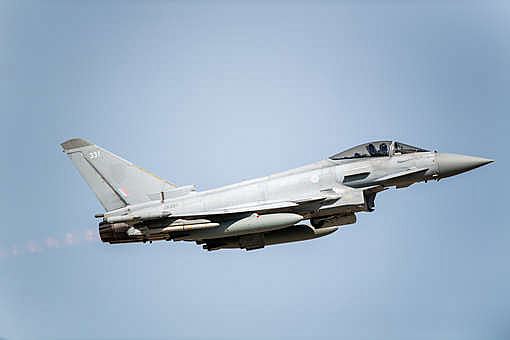 Сербия хочет купить истребитель EF-2000 "Тайфун" у Великобритании
