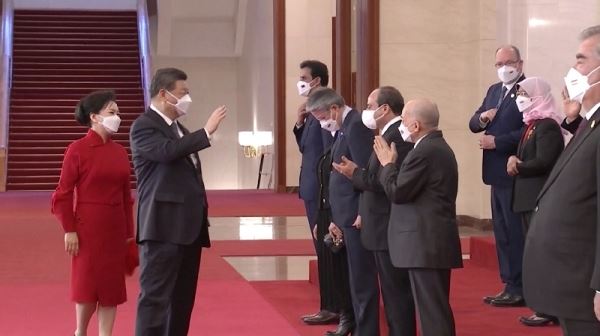 Си Цзиньпин и его супруга Пэн Лиюань устроили банкет в честь почетных гостей со всего мира