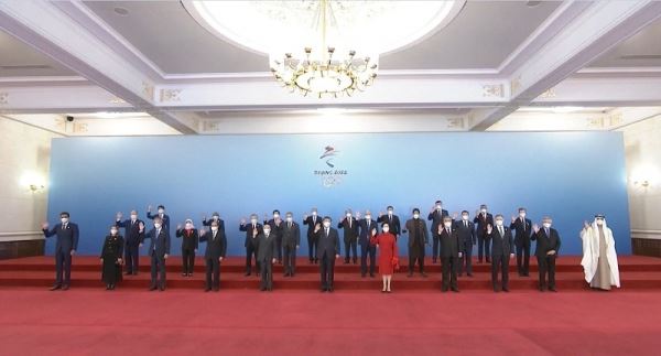 Си Цзиньпин и его супруга Пэн Лиюань устроили банкет в честь почетных гостей со всего мира