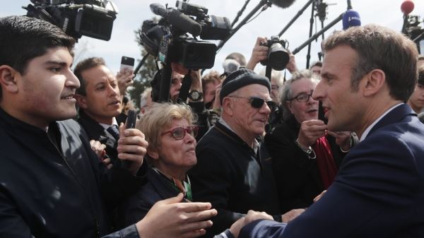 В Париже проходит акция против возможного переизбрания Макрона