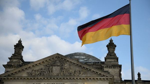 В Германии назвали "оскорбительным" решение Киева не принимать президента Штайнмайера