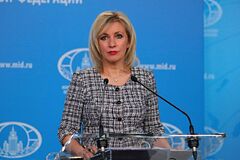 Захарова заявила об умении Москвы отвечать на западные санкции