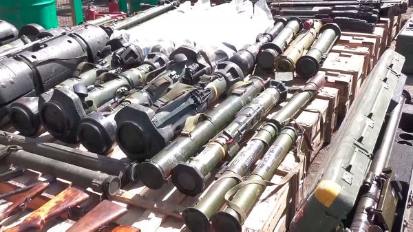 Советские образцы и оружие НАТО: кадры трофеев ВС РФ из захваченного украинского склада